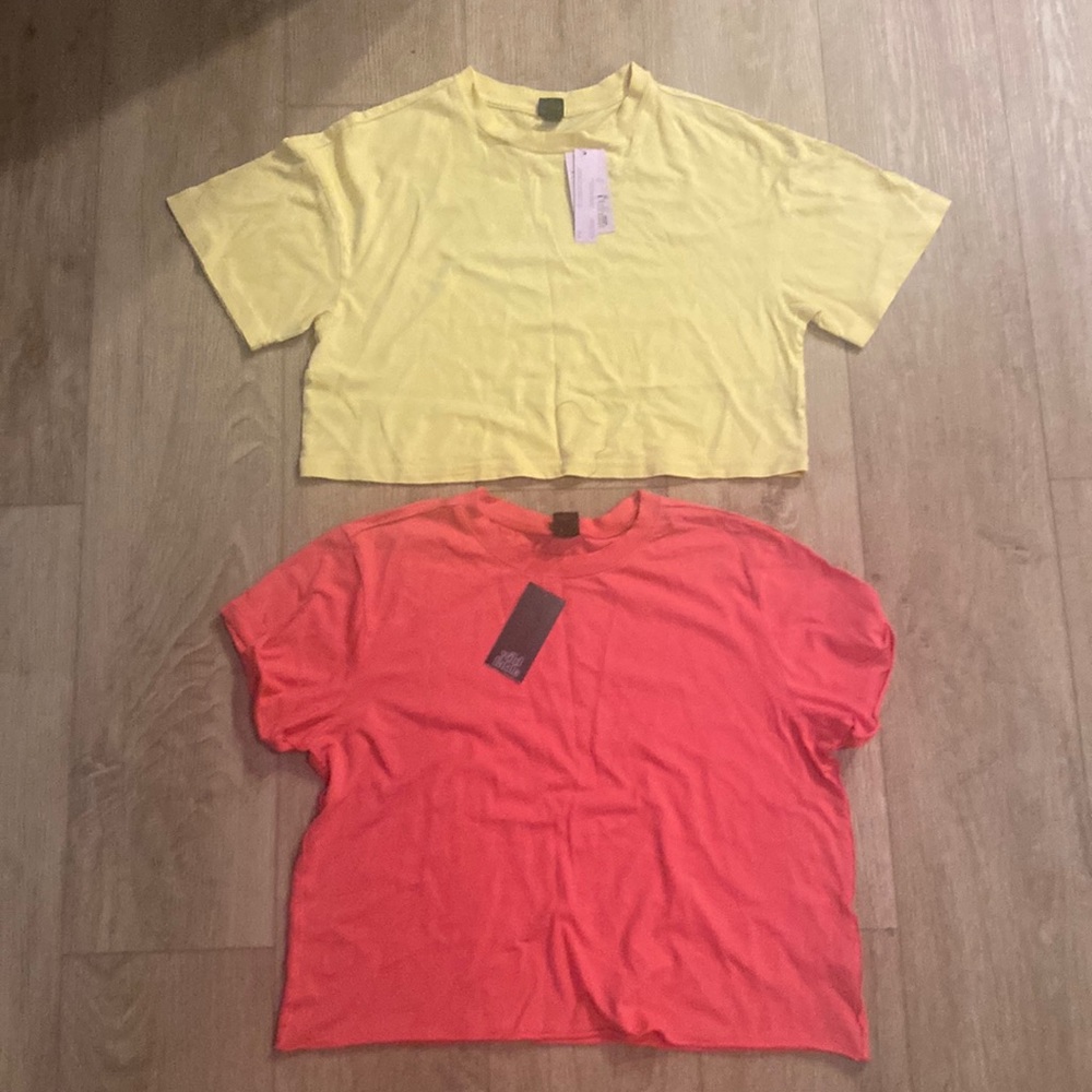 2 cropped shirts